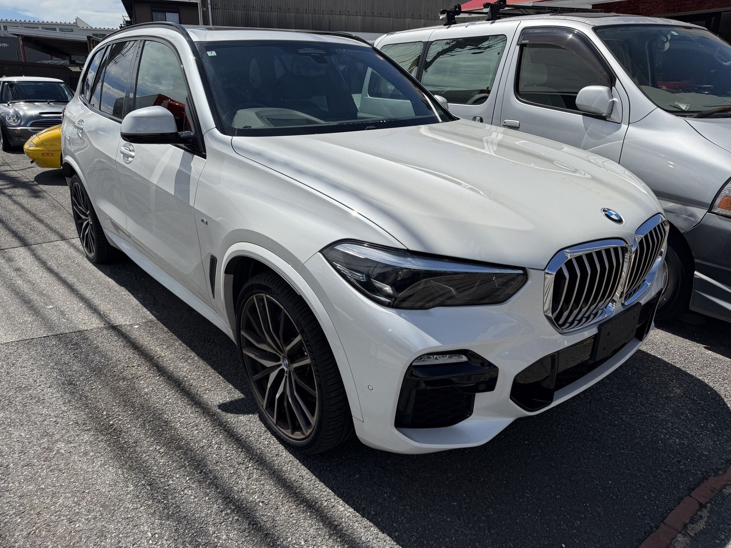 BMW X5 xDrive35d Mスポーツ G05 2020年式 ホワイト（大分県で買取した実車・フロント）